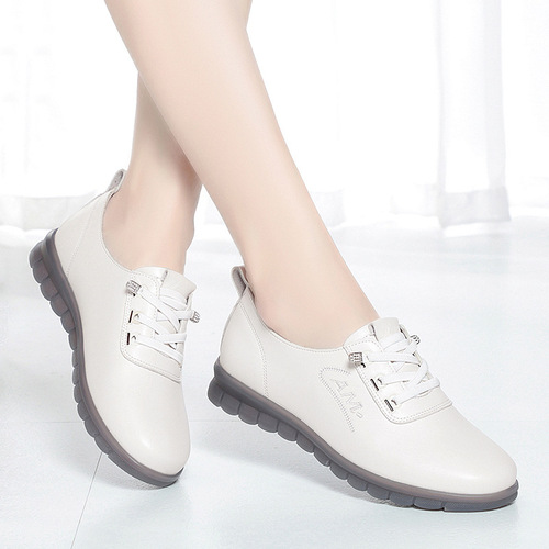 Anti-slip soft sole mother's shoes spring and autumn  new middle-aged and elderly women's shoes lightweight soft leather comfortable casual leather shoes