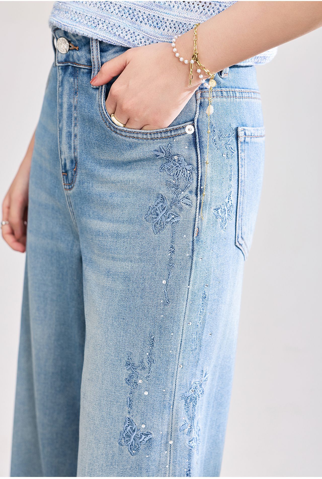Quần jean nữ ống rộng chất liệu cotton phối lụa, thêu bướm đính kim cương — xanh lam chi tiết 2