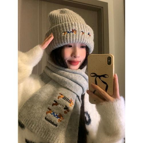 New Year Red Cute Dachshund Beanie Hat for Women Winter Versatile Hat Scarf Two-piece Set Warm Knitted Scarf
