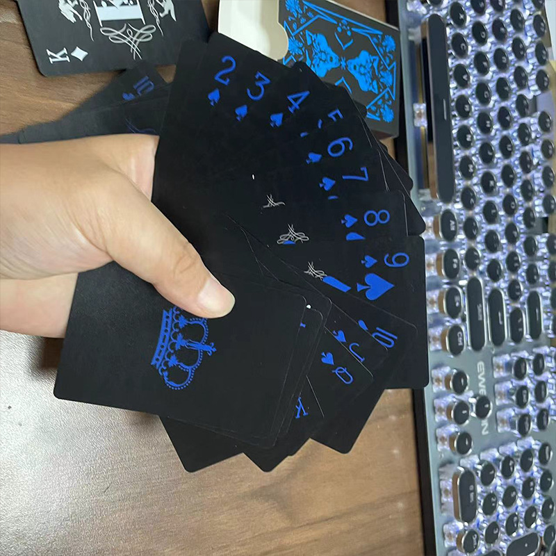 Clearance Sale Waterproof Plastic Playing Cards Wolf Head Black and Blue PVC Playing Cards Non-slip Washable Party Playing Cards