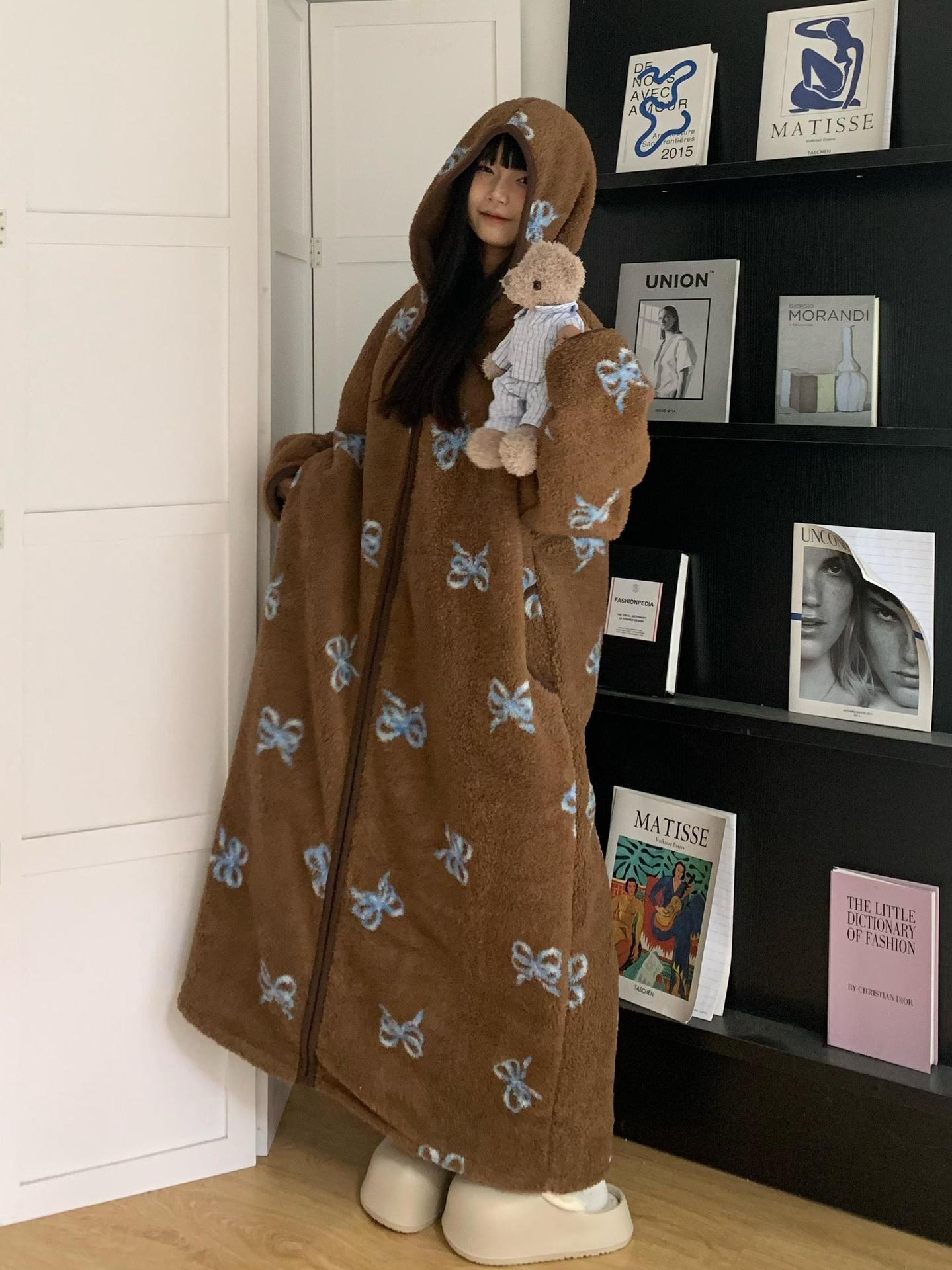 GraceChic GraceChic - Camisón de forro polar coral con estampado de mariposas y flores marrones para otoño e invierno, para mujer, con capucha y felpa, talla grande, para estar en casa_voghion.com