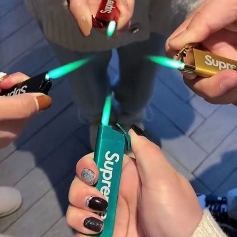 【一件代發】網紅潮牌suprem打火機綠色火焰創意送男友女生超薄防