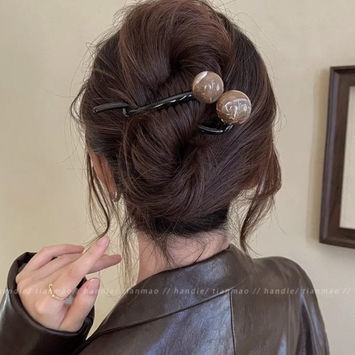 後頭部にツイストクリップが付いた新しいスタイルのワンラインヘアクリップ、軽い高級感と高級感のあるヘアクリップ、女性用のアヒルのくちばしクリップヘッドドレス|undefined