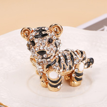 镶钻水钻老虎合金钥匙扣可爱动物汽车钥匙扣创意条纹小虎包包挂件