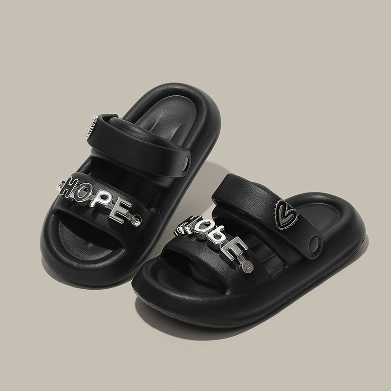 Sensación de mierda, pantuflas de una palabra, ropa exterior de verano para mujeres, suela gruesa, 2025 nuevo estilo, rojo neto, súper fuego, sandalias de diamantes de imitación de moda, en nombre del cabello