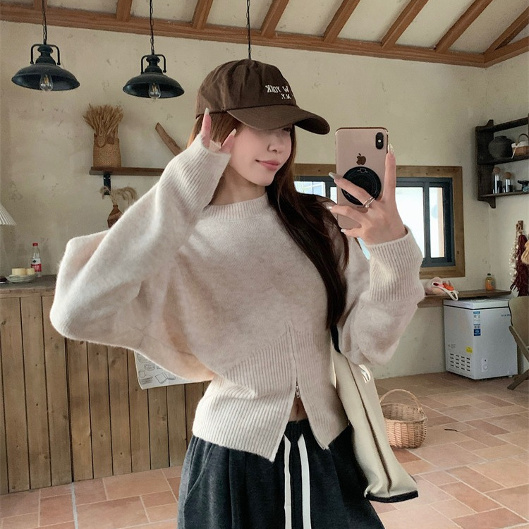 Solid color demi-season design knitted sweater with zipper