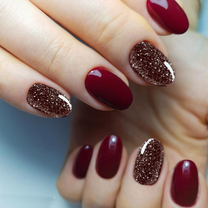Shiny flash wine red New Year manicure bride Christmas wear nail cross-border foreign trade short oval fake nail