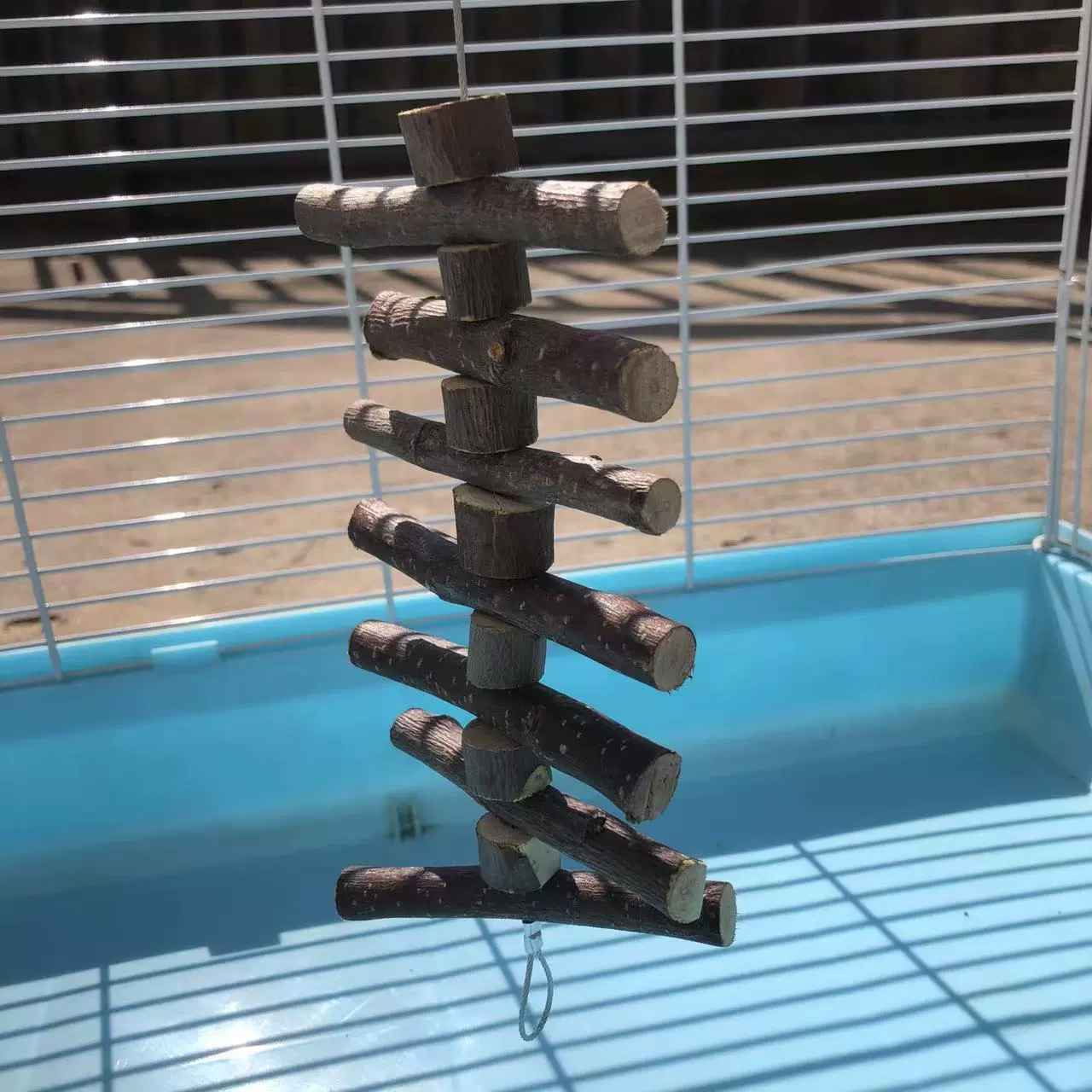 Сушеные ветки яблони — жевательные палочки для хомяков, шиншилл, кроликов, попугаев и морских свинок, для жевания и точения зубов.