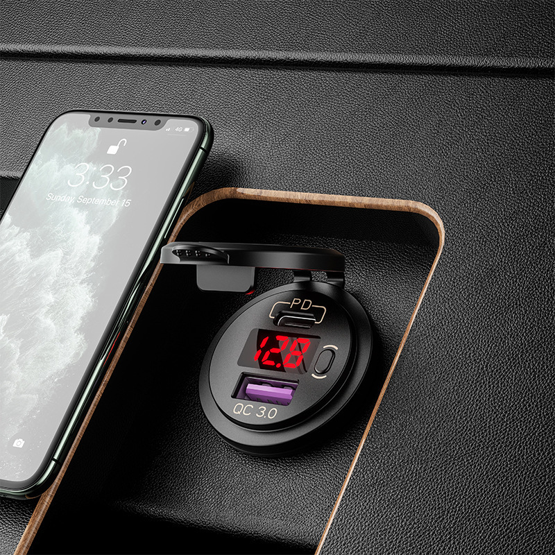 Smart Car Universal 12V Modified Pd Car Charger with Voltage Meter Display Button Qc3.0 Car USB Charger