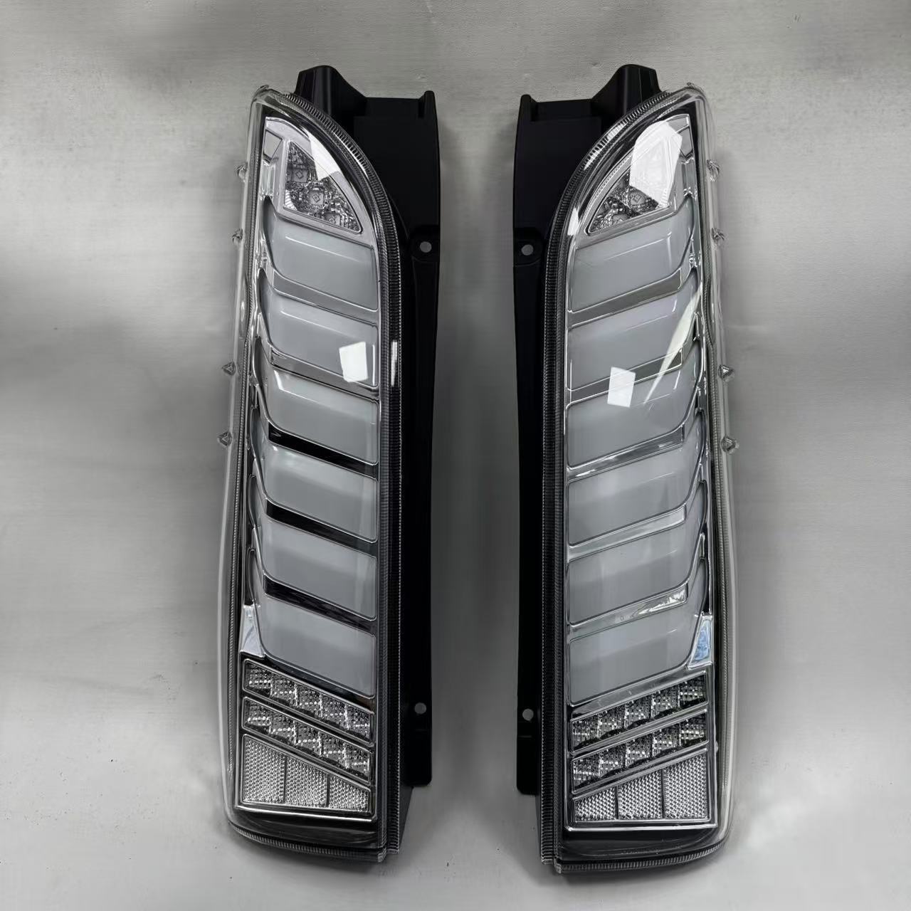 Suitable for Toyota Hiace 200 series (2005-2018) car tail light modification to LED tail lights with sequential brake lights