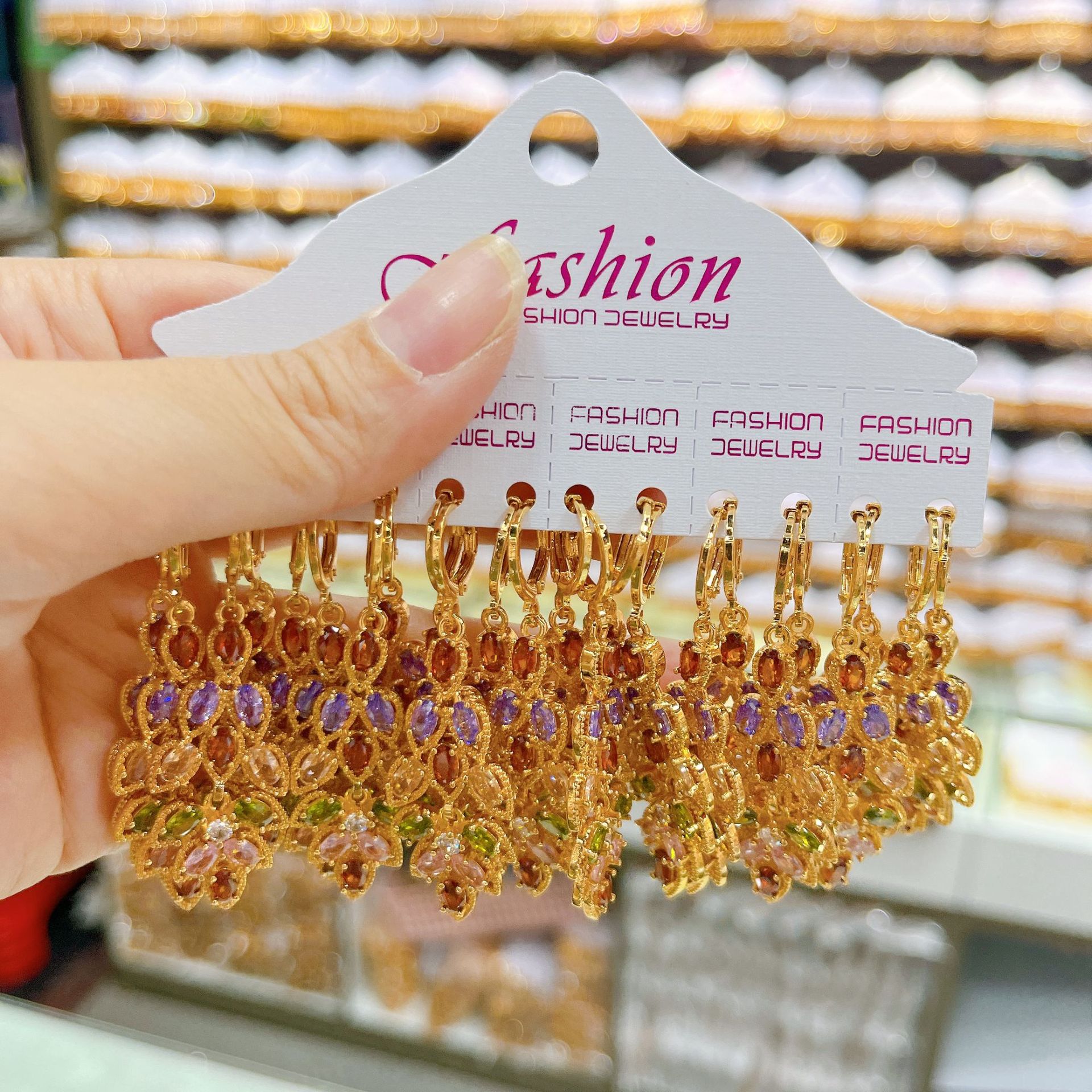 Aretes transfronterizos de cobre chapado en oro con bordas de aretes incrustados de zircón para orejetas de orejas para mujeres delicadas image 1
