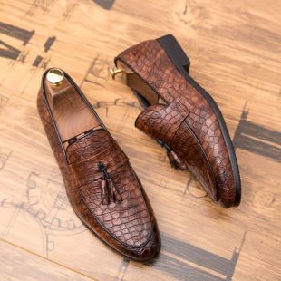 New British Men's Pointed Toe Shoes Korean Style Hair Stylist Casual Leather Shoes Leg Shoes Business Leather Shoes for Men