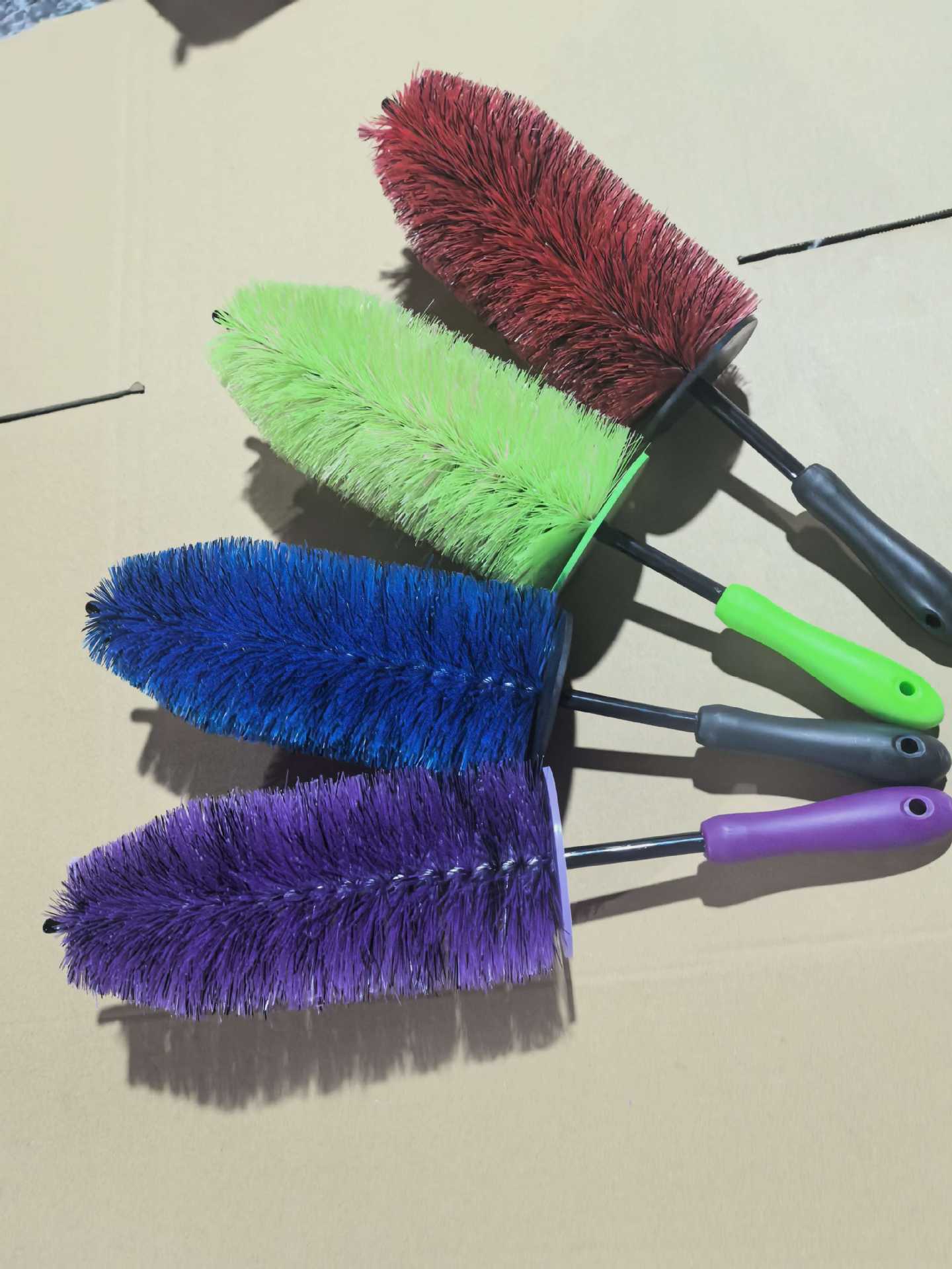 Cross-border car Christmas tree wash brush, maintenance steel rim brush, tire brush, specialized cleaning tool, anti-splash wheel hub brush