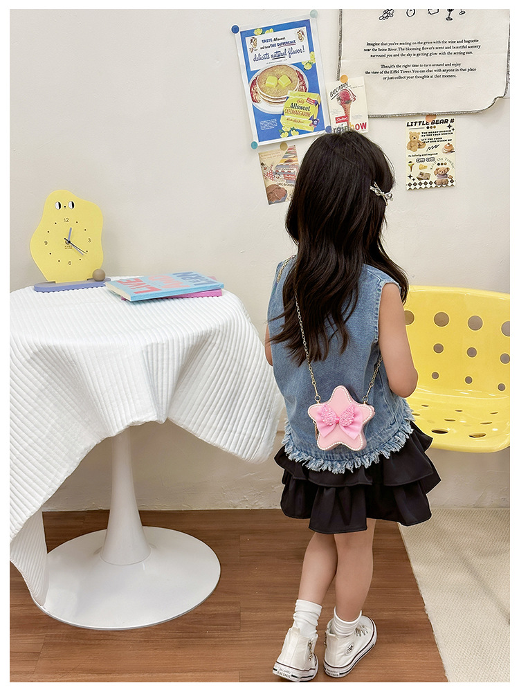 120g Weight Zipper Closure Type Single Shoulder Strap Strap Type Crossbody Bag Bags Type Casual, Holiday Occasion PVC Material Mermaid, Bow Knot Pattern All Seasons Season Kid'S Gender Cute Style Pentagram Shape Kid'S PVC Mermaid Bow Knot Cute Pentagram Zipper Crossbody Bag 16