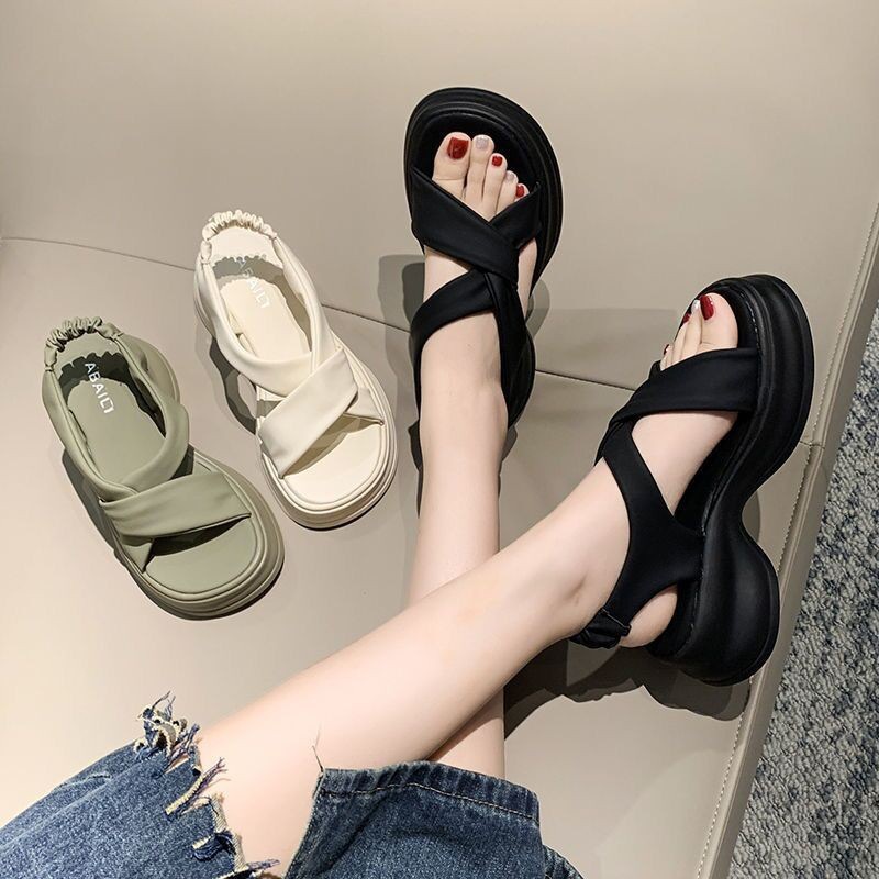 Sandalias de cuero suave para mujeres 2023 verano nuevo muffin con suela gruesa zapatos de playa pequeños zapatos de alta calidad zapatos romanos