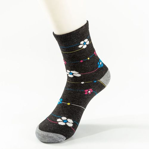 Socks for women, autumn and winter, extra large, middle-aged and elderly, mid-calf socks, dark casual women's long socks wholesale