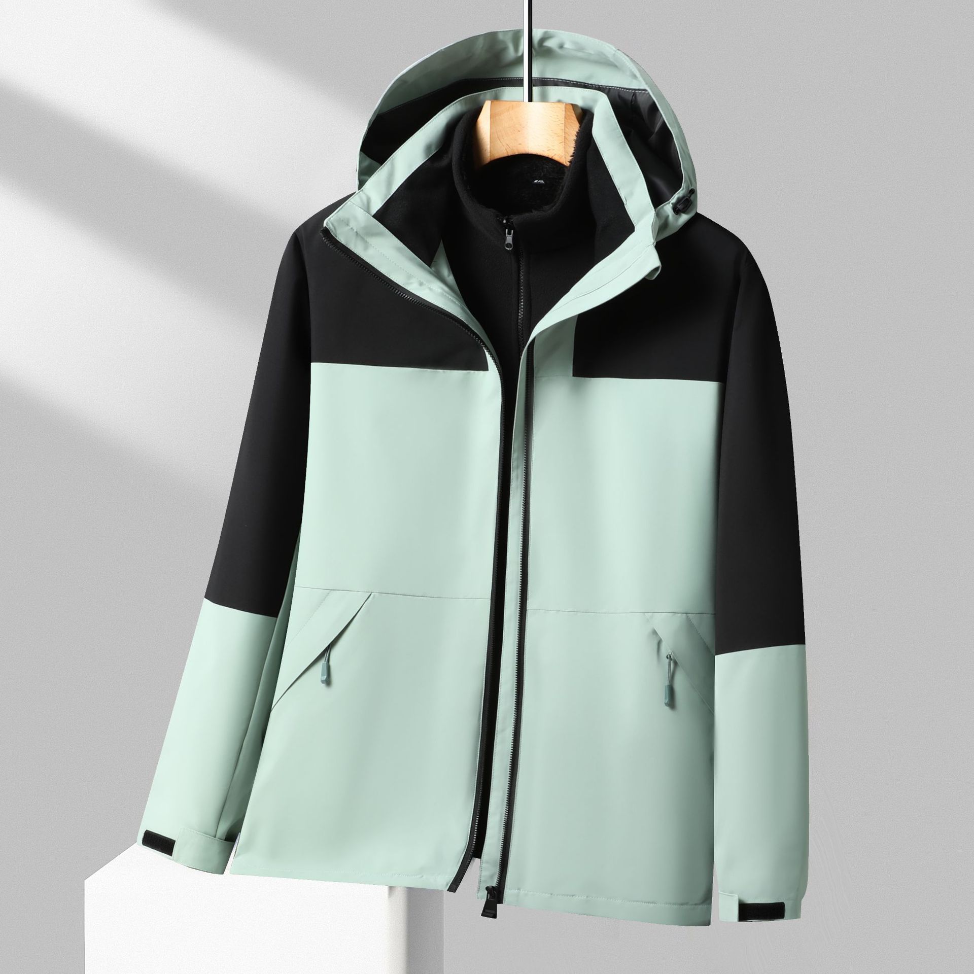 万帛龙秋冬三合一冲锋衣男女款加厚保暖连帽外套户外情侣款登山服