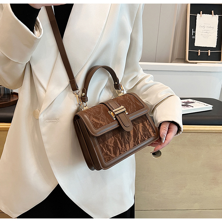 Tämän vuoden suositut laukut naisille 2024 uusi muoti huippuluokan kannettava olkalaukku suuri kapasiteetti crossbody pieni neliö laukku_voghion.com