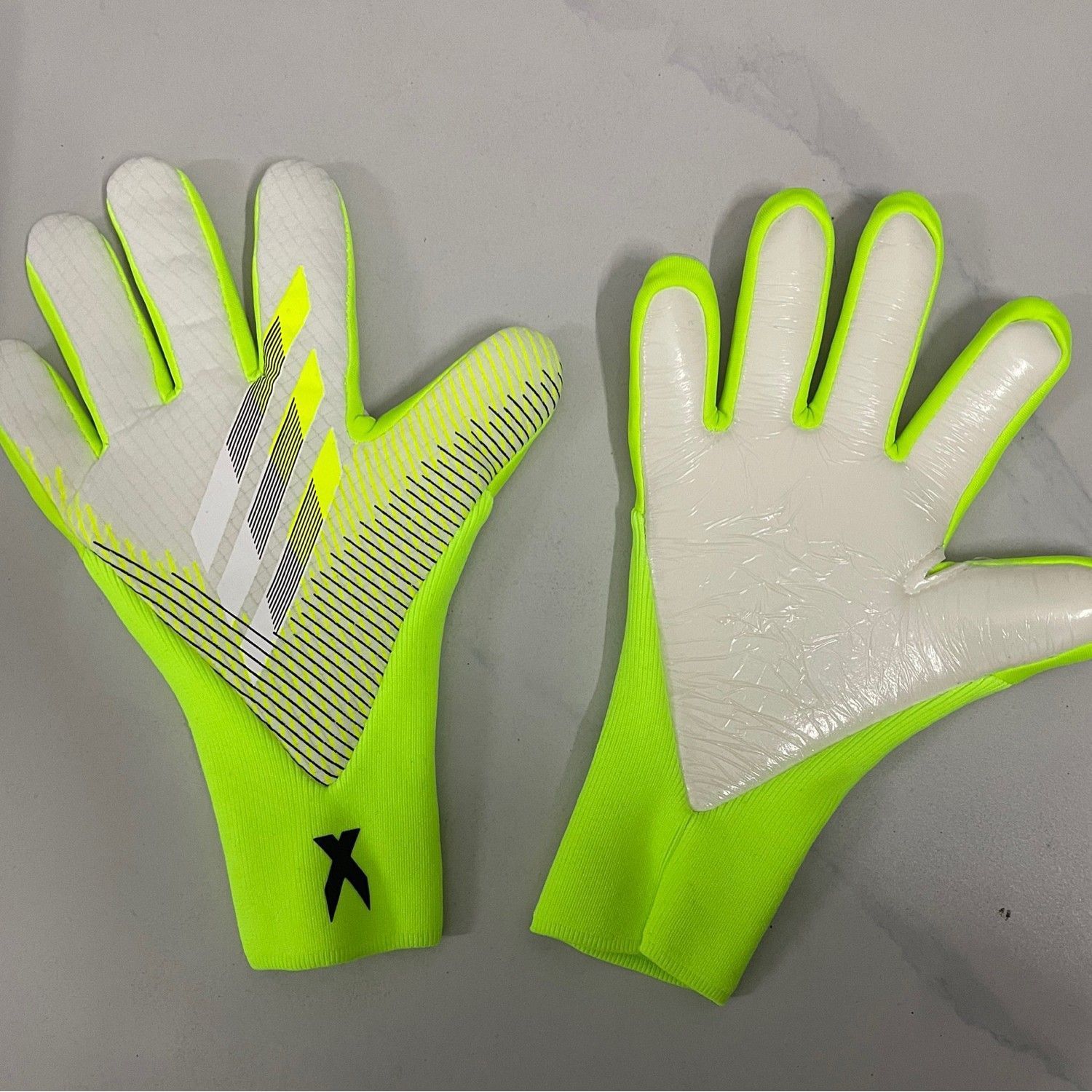 A16 blanco y verde (bolsa con cremallera gratis)