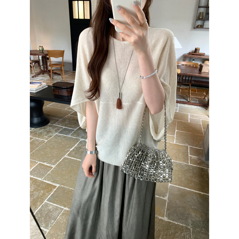 Spot Unique High-End Round Neck Bat Sleeve Loose Knitwear for Women 2025 New Outer Wear Half-Sleeved Tops for Women