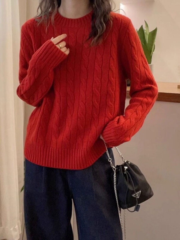 Casual gray cable-knit sweater for women, pullover style, new autumn and winter design, loose-fitting knitted base layer top Casual gray cable-knit sweater for women, pullover style, new autumn and winter design, loose-fitting knitted base layer top