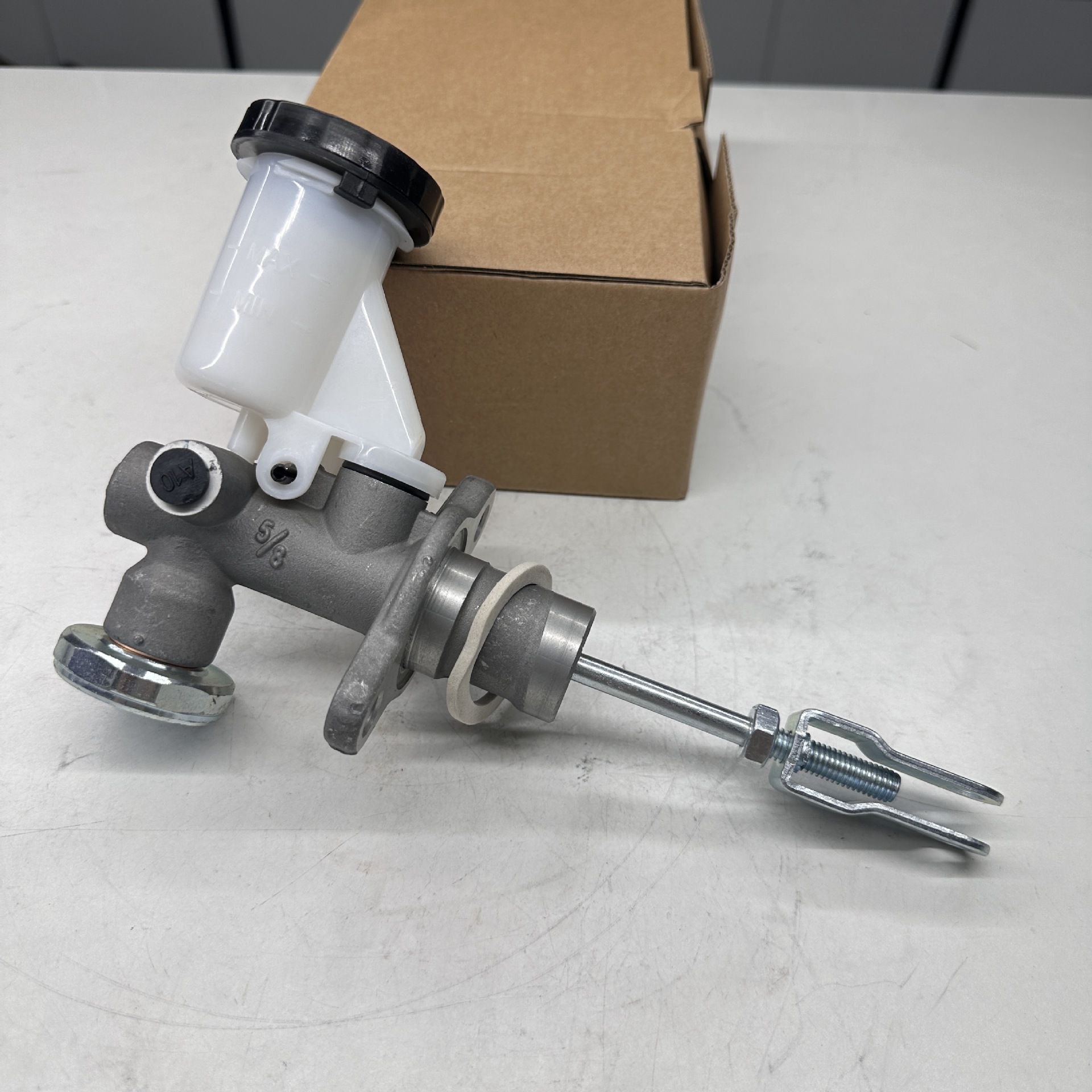 Suitable for Nissan Frontier Clutch Master Cylinder 30610-3S501 30610-3S507