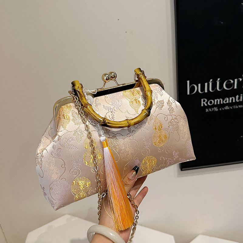 Chinese Style Cheongsam Evening Bag For Women - 2025 Autumn/Winter New Arrival Exquisite Shoulder Handbag For Banquets - Thumbnail 2