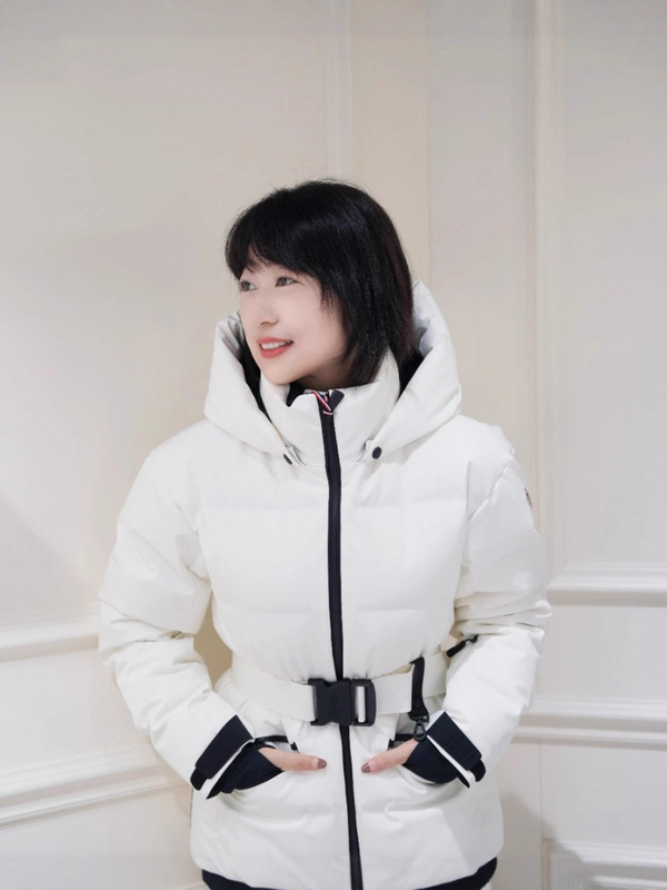 蒙家高奢至臻版滑雪系列收腰女士短款羽绒服90白鹅绒抗寒保暖羽绒|undefined
