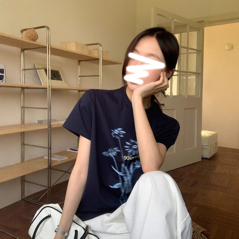 2025 夏の新ニッチシックなデザインプリント半袖 Tシャツレディースカジュアルルーズ痩身ハイエンドトップ t|undefined