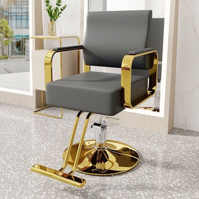 La peluquería se puede colocar especialmente en la silla de corte de pelo, la peluquería puede levantar y girar la silla de peluquería, la peluquería se puede teñir y raspar la silla.