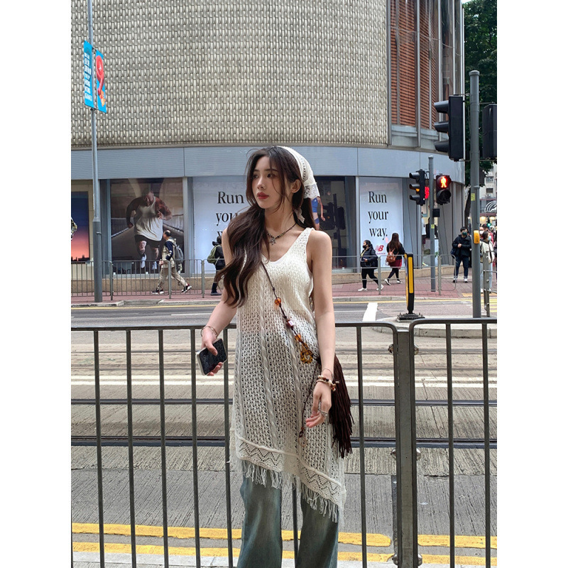 흰색 서스펜더 드레스