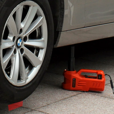 for Easy Tire Changes, Factory – Car jack