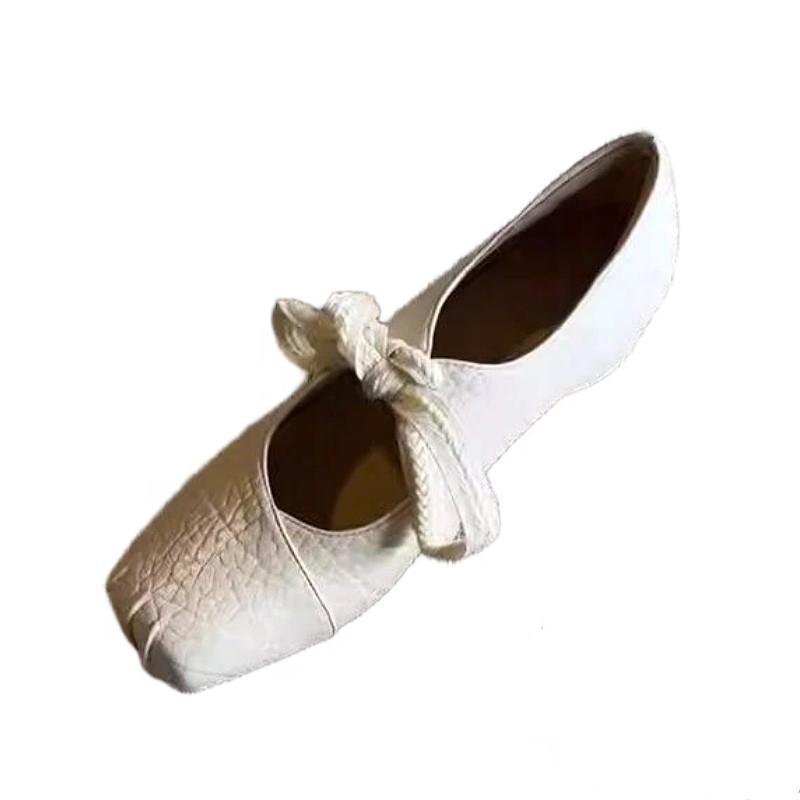Cabeza cuadrada francesa francesa beige un cordón zapatos de ballet superficial universal negro interior aumento de altura simple zapatos de mujer