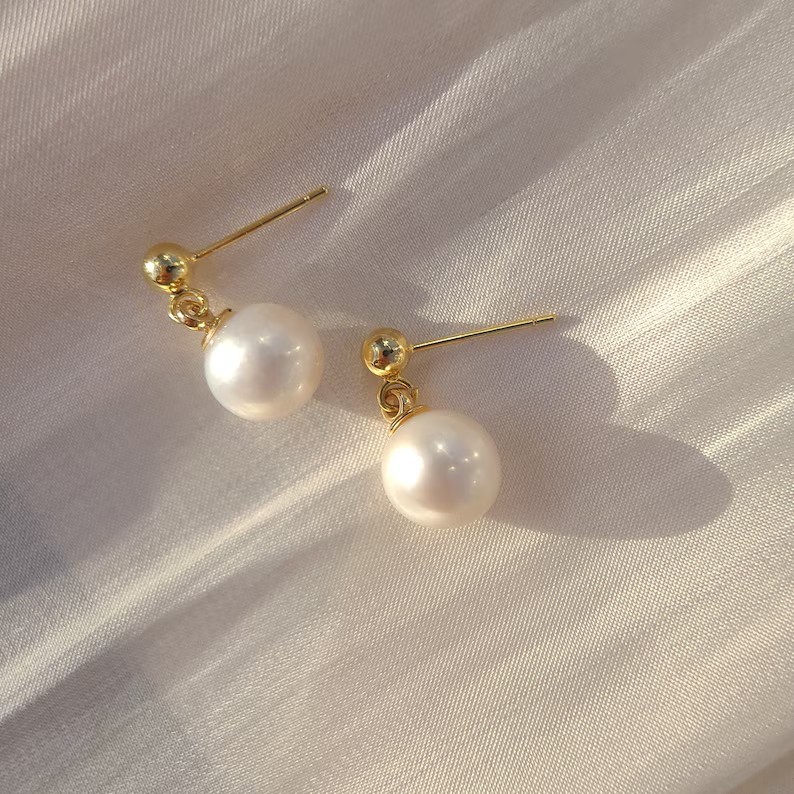 Pendientes de botón de circonita cúbica y perla, delicados y versátiles para el trabajo, los desplazamientos y el uso diario. Hipoalergénicos, resistentes al deslustre y duraderos._voghion.com