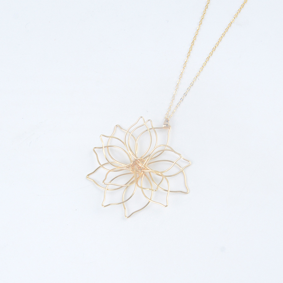 황금 속이 빈 대형 꽃 목걸이