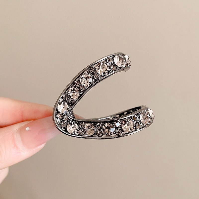 Clipe de cabello de diamante para las mujeres de alta calidad 2025 nuevo brillante menos temperamento medio cabello de cabeza pequeña clipe adornamiento de cabello