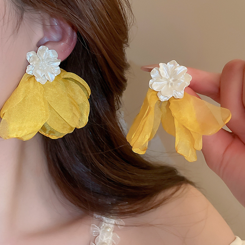 Pendientes de malla de pétalo de dopamina Pendientes de estilo de vacaciones junto al mar de estilo nuevo estilo caliente Pendientes de temperamento exagerado de todo fósforo al por mayor