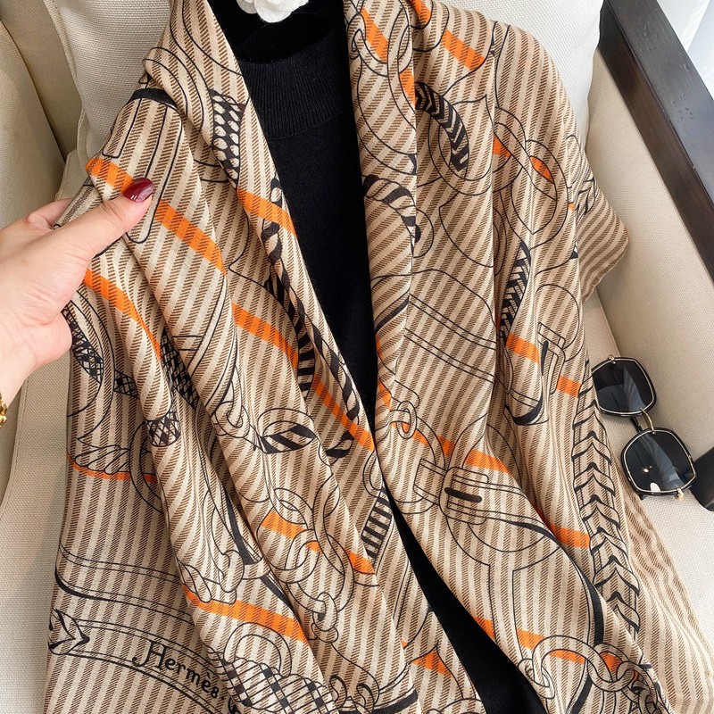 Amazon lujo cadena decoración algodón y lino sensación grande bufanda cuadrada 135*135cm playa protector solar bufanda para las mujeres