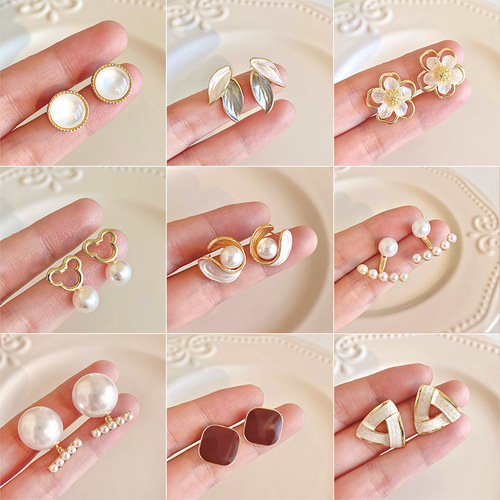 Simple pearl earrings for women s925 silver needle earrings niche design high-end earrings fashionable temperament earrings hot product