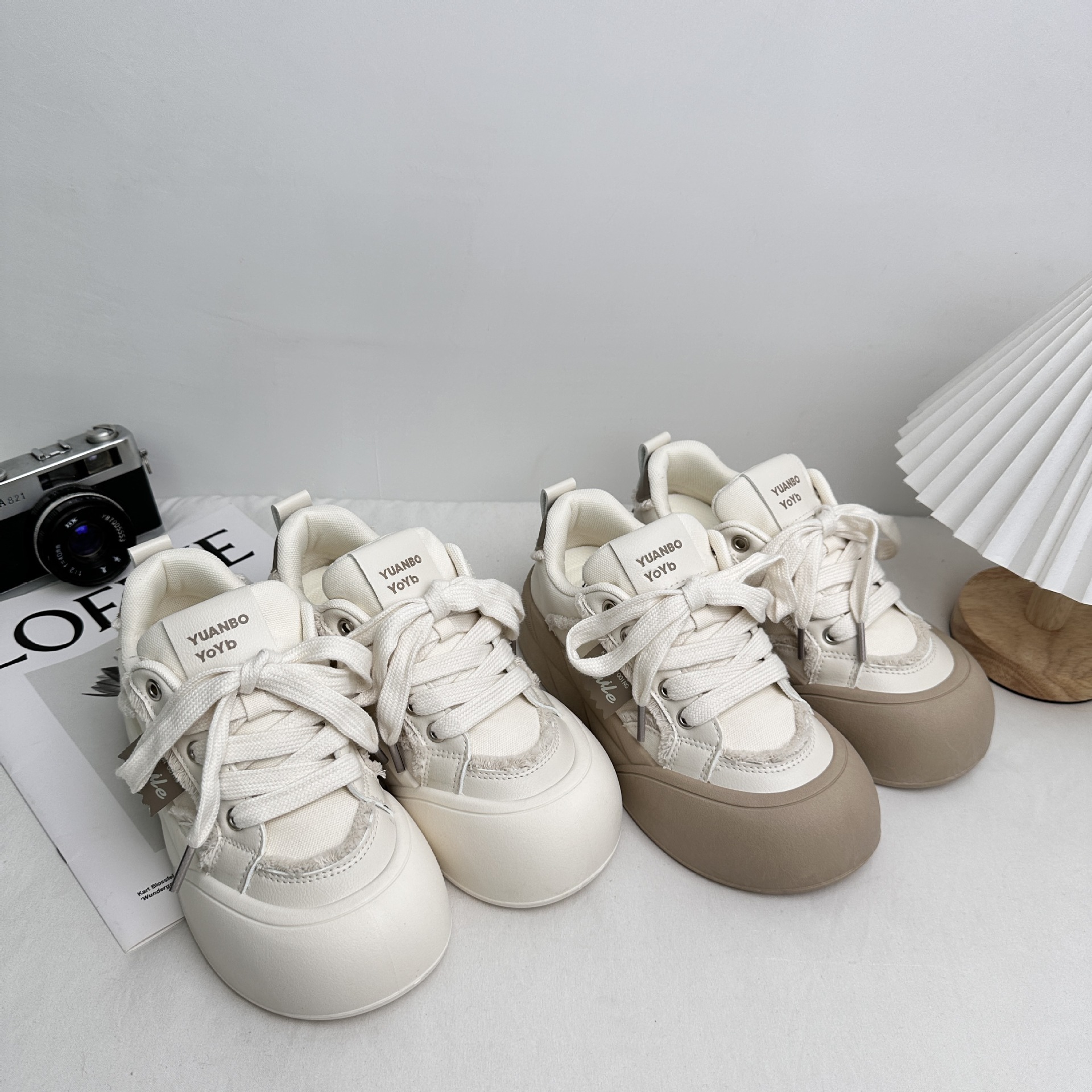 Yuanbo 2025 primavera zapatos de punta grande zapatos de plataforma de corte bajo para mujer deportes y ocio zapatos blancos zapatos de mujer coreanos