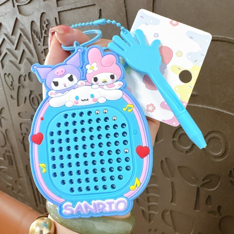 メーカー直送 磁気ボール付きお絵かきボードキーホルダー 人気商品 サンリオ マグネットペンダント バッグ飾り 磁気お絵かきボード|undefined