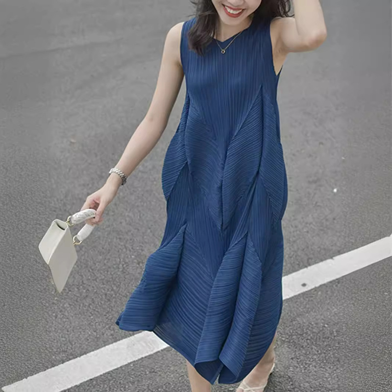 Miyake-Style Vest Floral Dress for Women, 2026 Summer New Slimming and Age-Reducing Dress, Loose and Elegant Silhouette with Pleated Dress