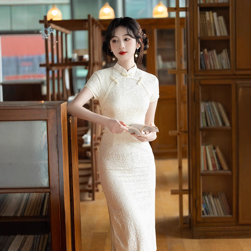 Tang Yilian's Engagement Qipao 2026 New Model White Elegant Lace Young Style Improved Dress for Marriage Registration Tang Yilian's Engagement Qipao 2026 New Model White Elegant Lace Young Style Improved Dress for Marriage Registration