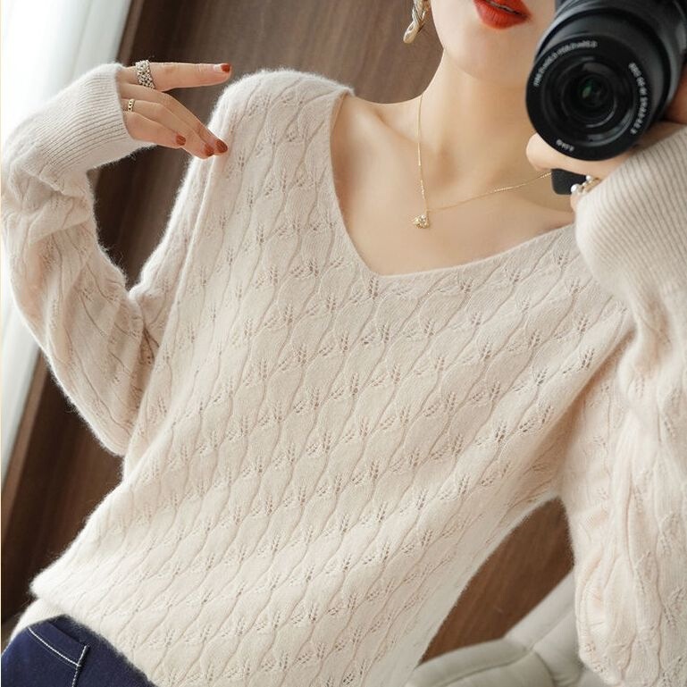 Trendy Loose V-Neck Knitted Sweater for Women, Thin Style for Autumn and Winter, Elegant Hollow-Out Long-Sleeve Base Shirt, Fashionable Outerwear Top Trendy Loose V-Neck Knitted Sweater for Women, Thin Style for Autumn and Winter, Elegant Hollow-Out Long-Sleeve Base Shirt, Fashionable Outerwear Top