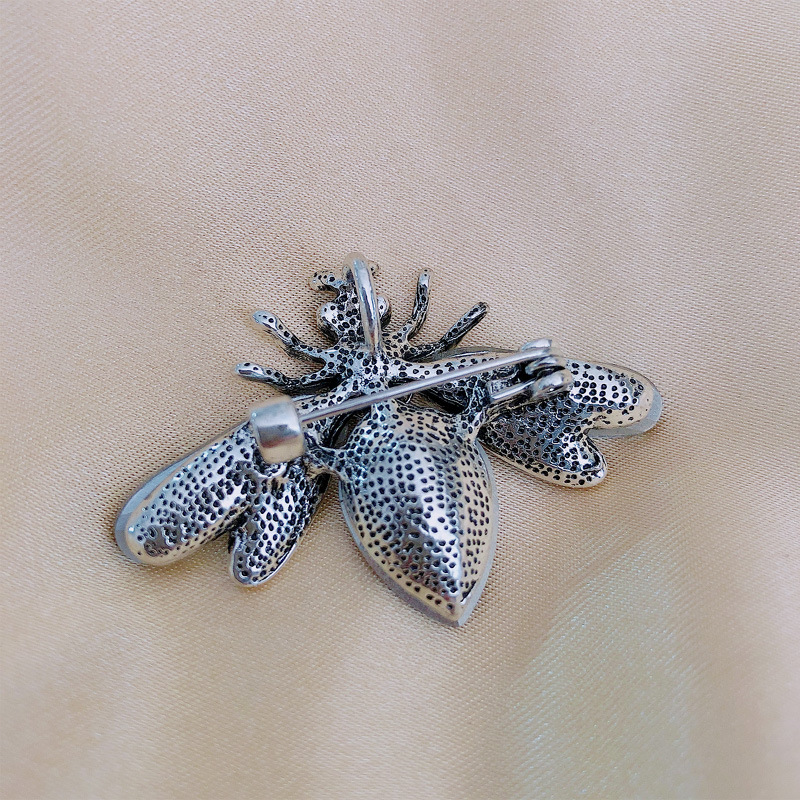 Nuevo vidrio abeja broche moda insecto rhinestone ramillete de las mujeres traje accesorios pin al por mayor
