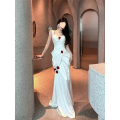 婚約ドレススカートハイエンドライトラグジュアリーニッチモーニングローブ花嫁気質社交界の宴会白いサテンサスペンダードレス