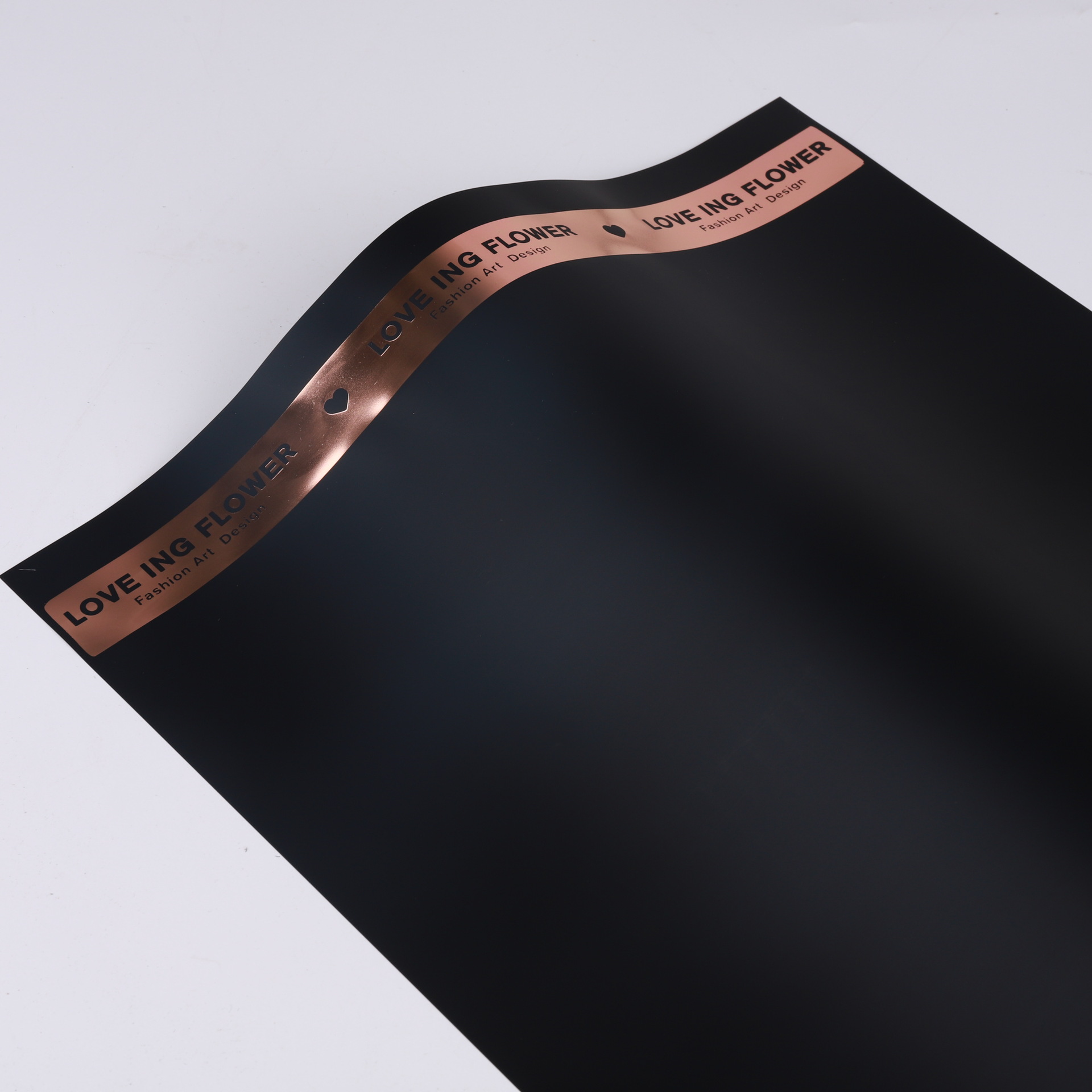 Diy papel de envoltura bronceado al por mayor grueso impermeable ramo de película nacarada papel simple confesión de San Valentín papel de embalaje de flores