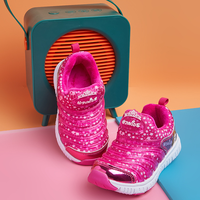 Zapatos deportivos de algodón de pelusa Xiaobo zapatos para bebés con suela suave antideslizante invierno zapatos para niños niñas niñas calentamiento orugas