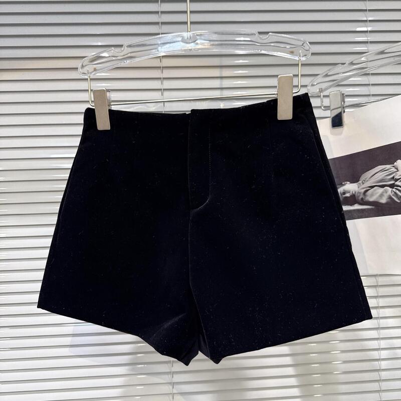 Nanyou Xiaoxiangfeng 2025 Winter New High-End Black Velvet Simple Hidden Button Design Three-Point Shorts and Boot Pants