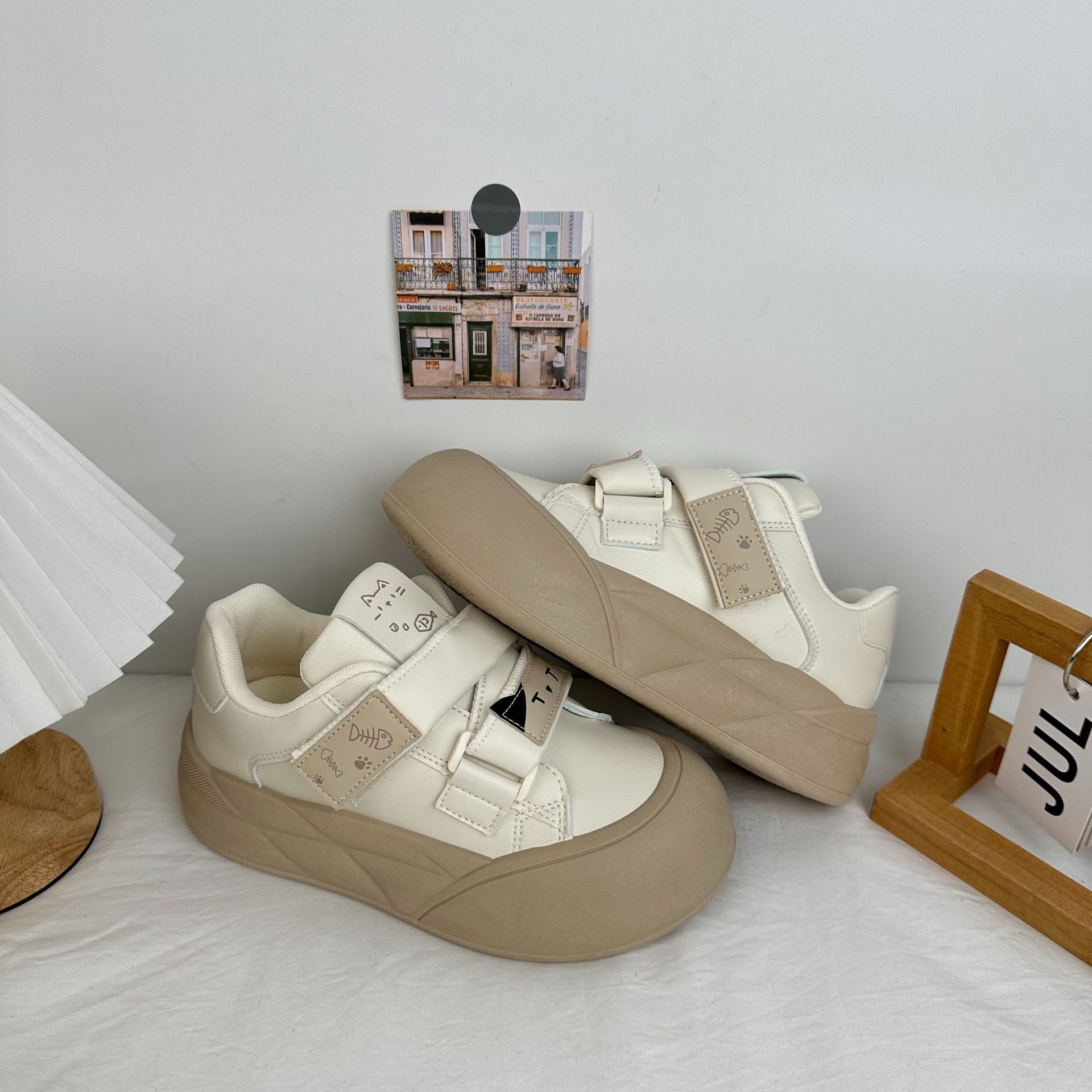 Zapatos de pan de ondas largas 2024 otoño versátiles in-viento zapatos de mujer pequeños zapatos casuales coreanos zapatos blancos para mujeres image 7